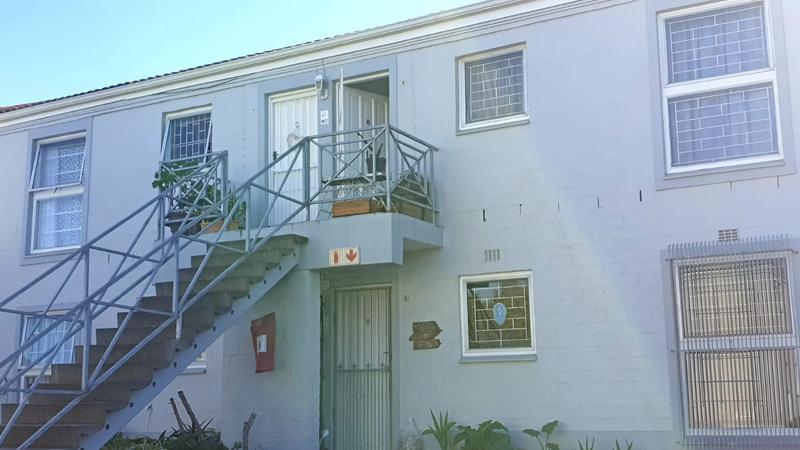 2 Bedroom Property for Sale in Vredekloof East Western Cape